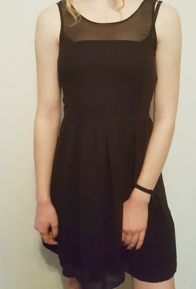 Kenise dress - Picture 5 of 8